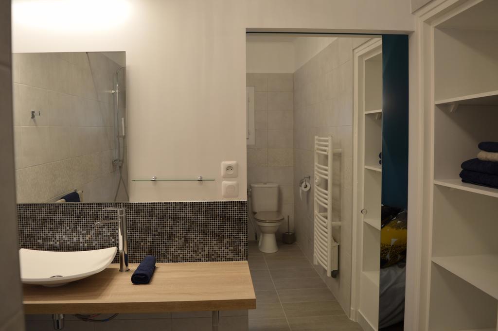 Bed and Breakfast La Combe Joseph Remoulins Habitación foto
