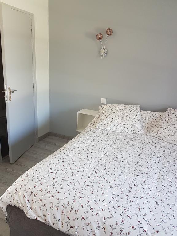 Bed and Breakfast La Combe Joseph Remoulins Exterior foto