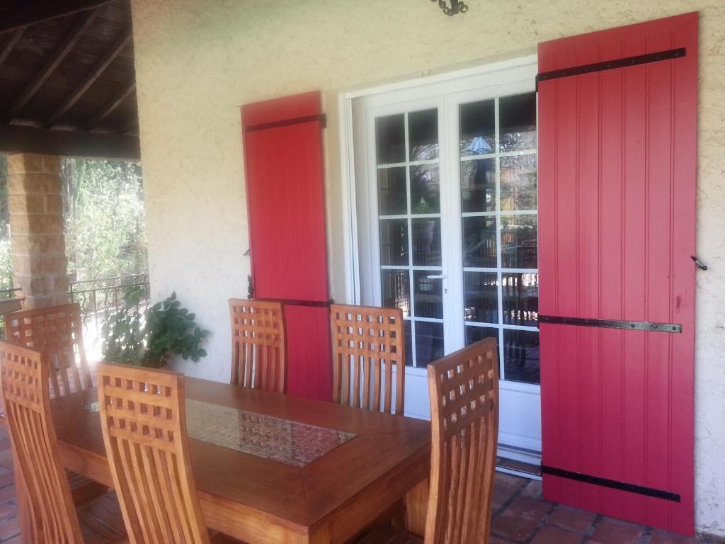 Bed and Breakfast La Combe Joseph Remoulins Exterior foto