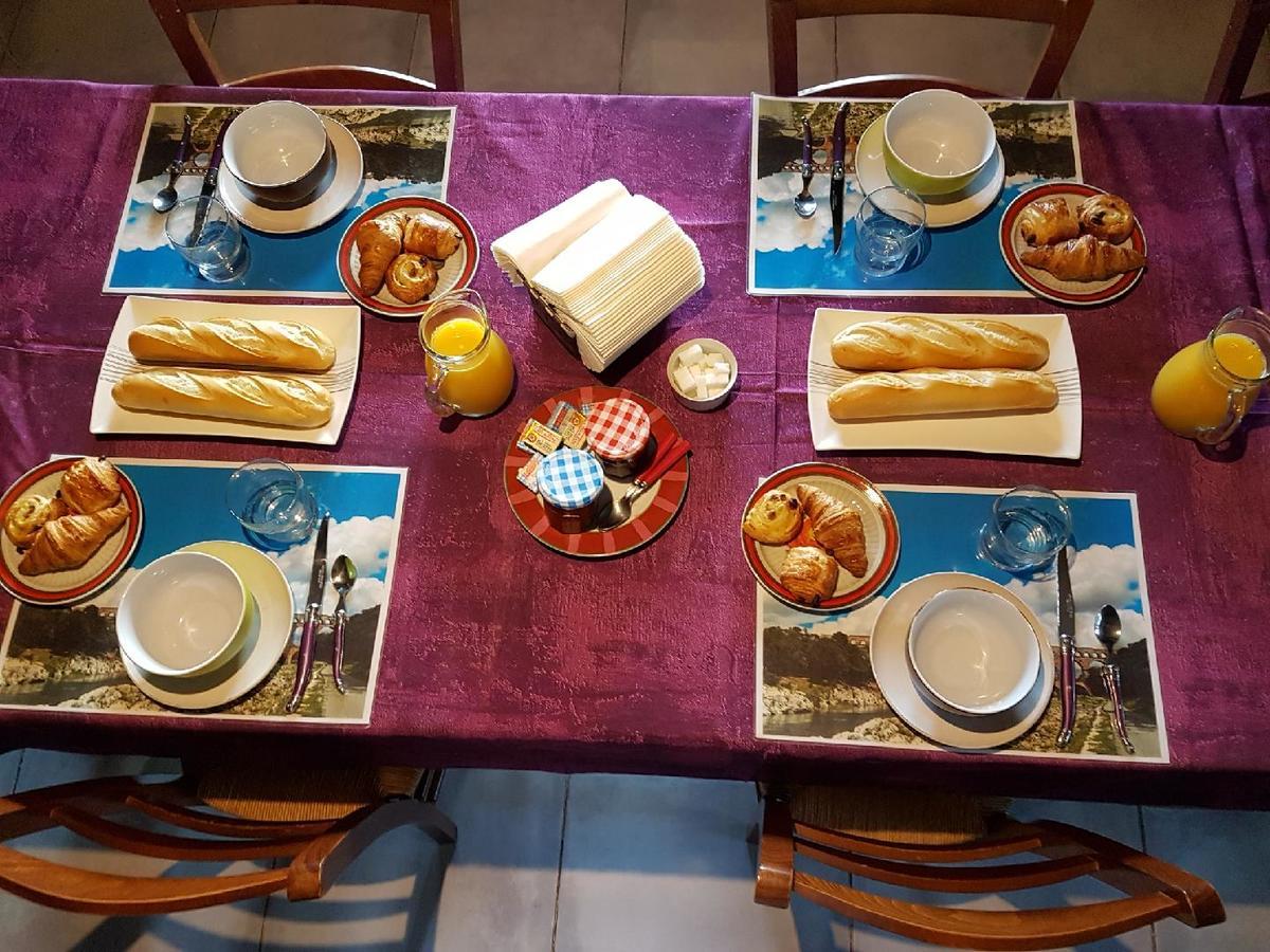 Bed and Breakfast La Combe Joseph Remoulins Exterior foto